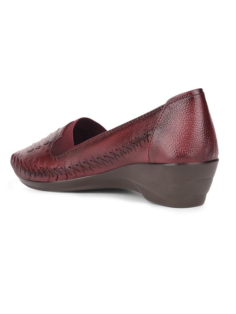 women solid slip on wedge - 22030138 - Standard Image - 5