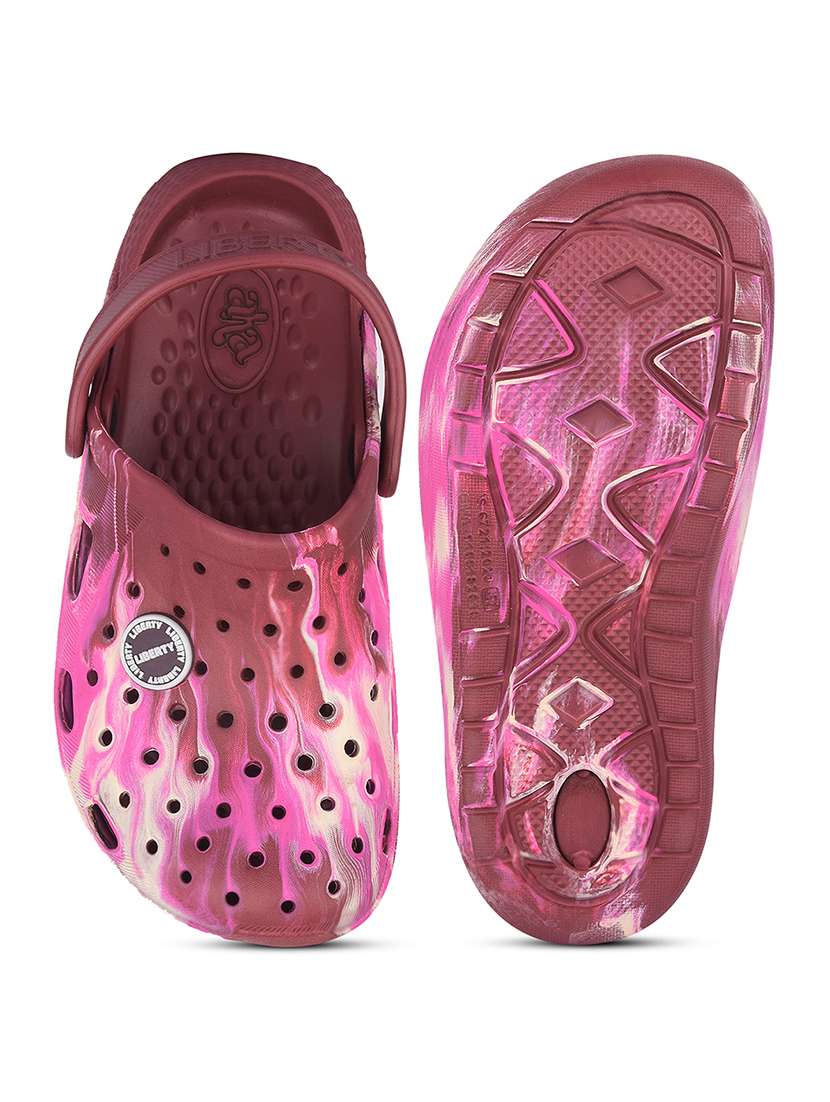 women printed slip on clogs - 22030178 -  Standard Image - 5