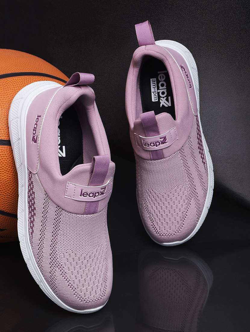 women solid slip on sports shoe