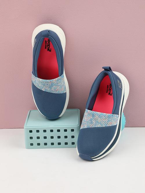 women solid slip on sports shoe - 22030223 - Standard Image - 0