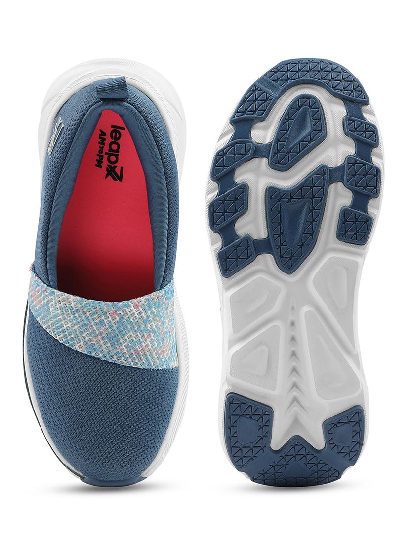 women solid slip on sports shoe - 22030223 - Standard Image - 5