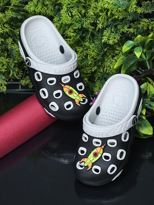 boys printed slip on clogs - 22030469 - Standard Image - 0