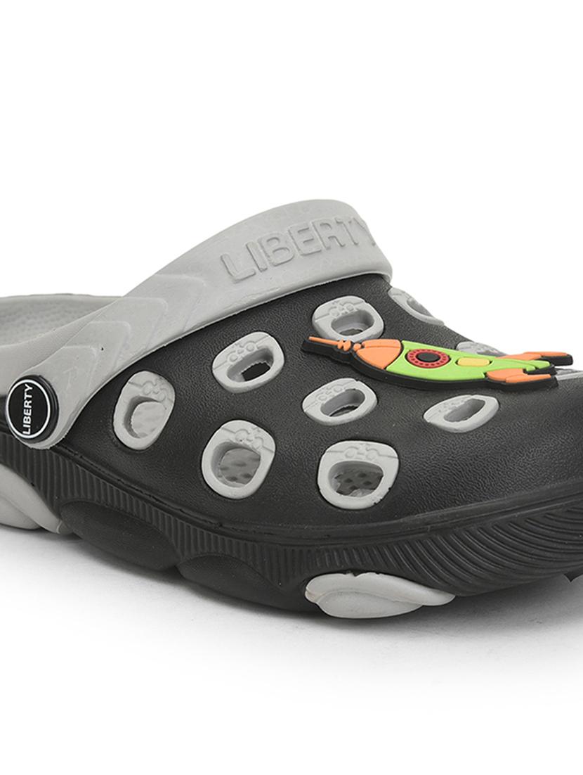 boys printed slip on clogs - 22030469 - Standard Image - 5