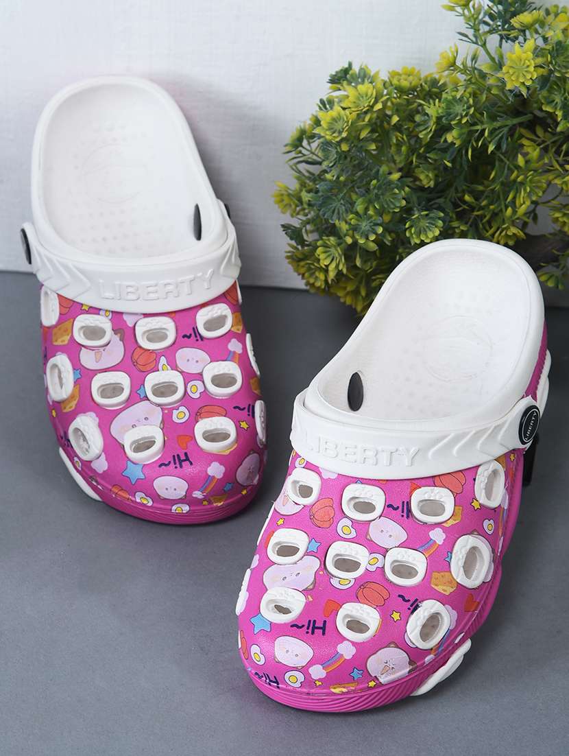 boys printed slip on clogs
