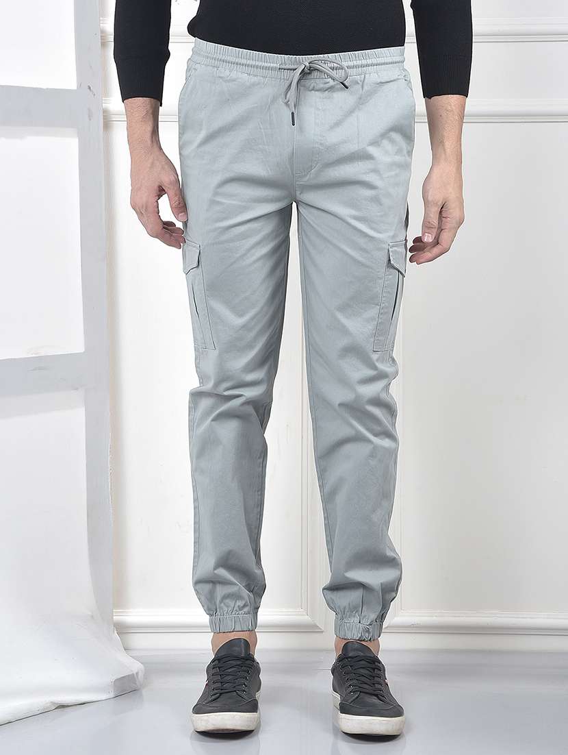 men solid mid rise regular fit cargo jogger
