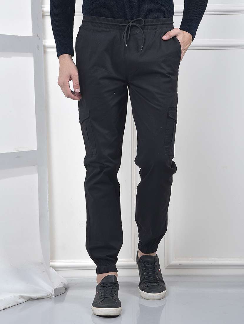 men solid mid rise regular fit cargo jogger