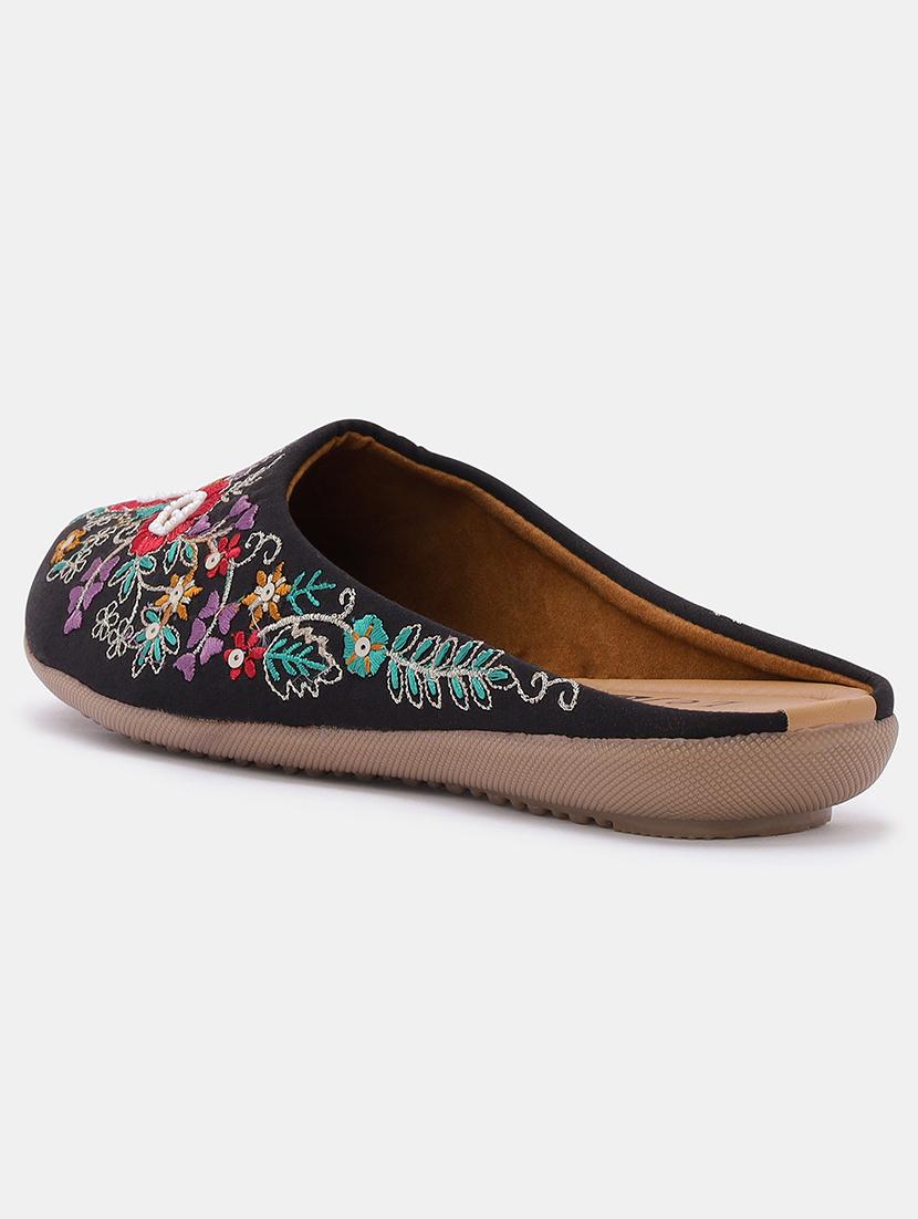 women embroidered slip on mojari - 22030787 - Standard Image - 3