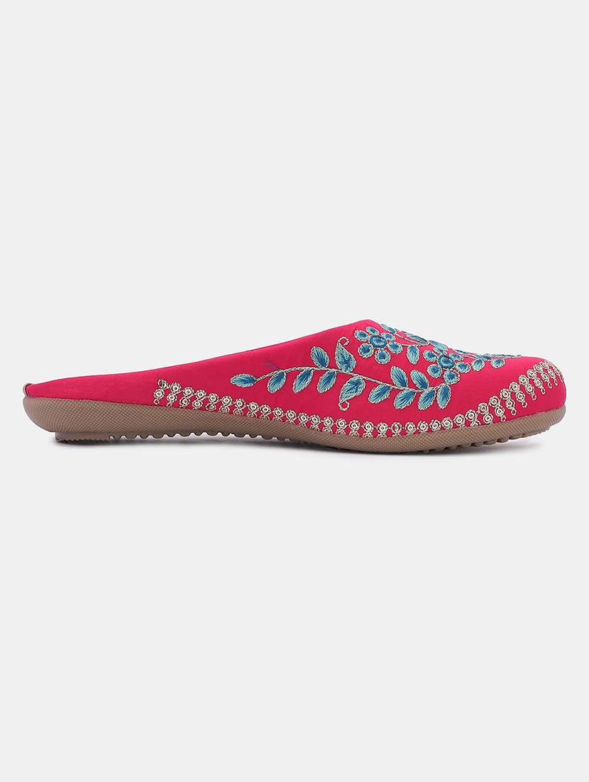 women embroidered slip on mojari - 22030794 - Standard Image - 3