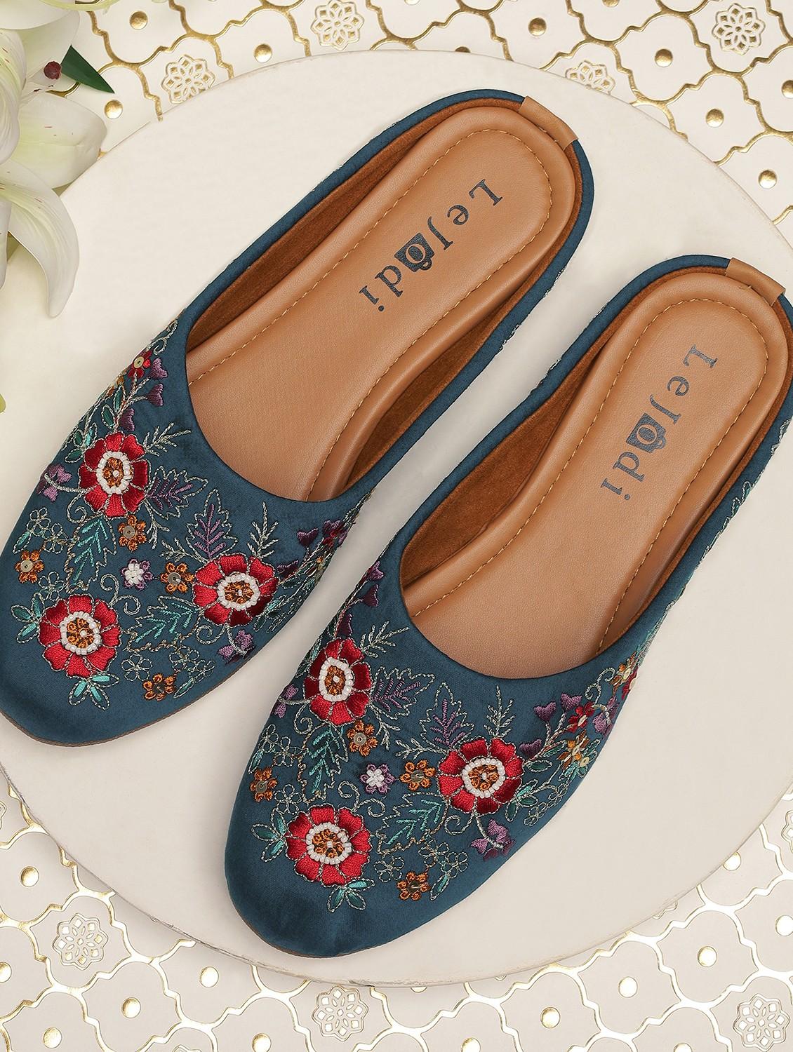 women embroidered slip on mojari