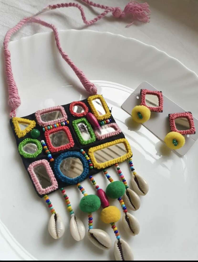 beaded fashion jewellery necklace and earrings set