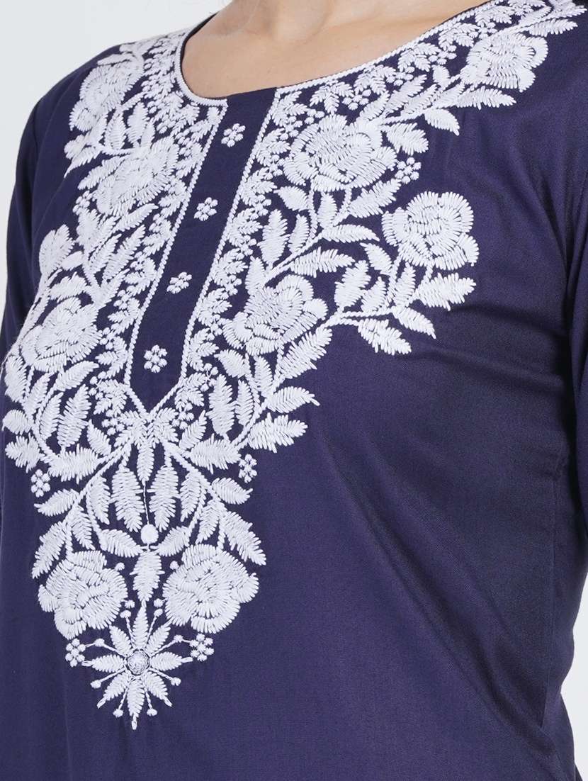 women chikankari three quarter sleeve straight kurti - 22030974 -  Standard Image - 3