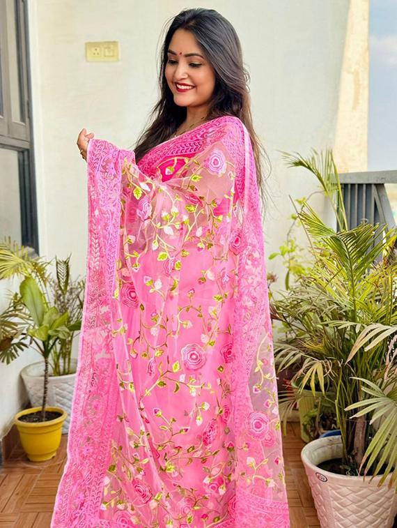women solid with work embroidered saree with blouse - 22031007 - Standard Image - 3