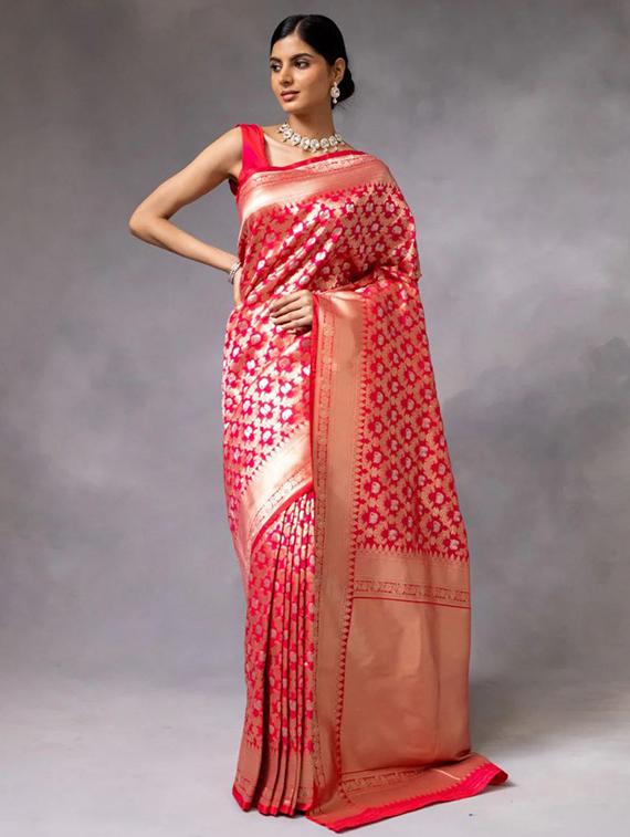 women self design banarasi saree with blouse