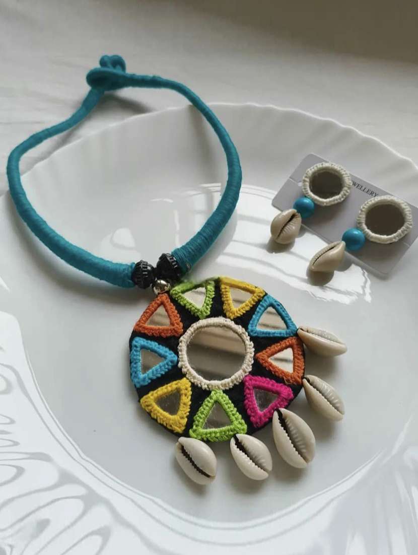 beaded fashion jewellery necklace and earrings set