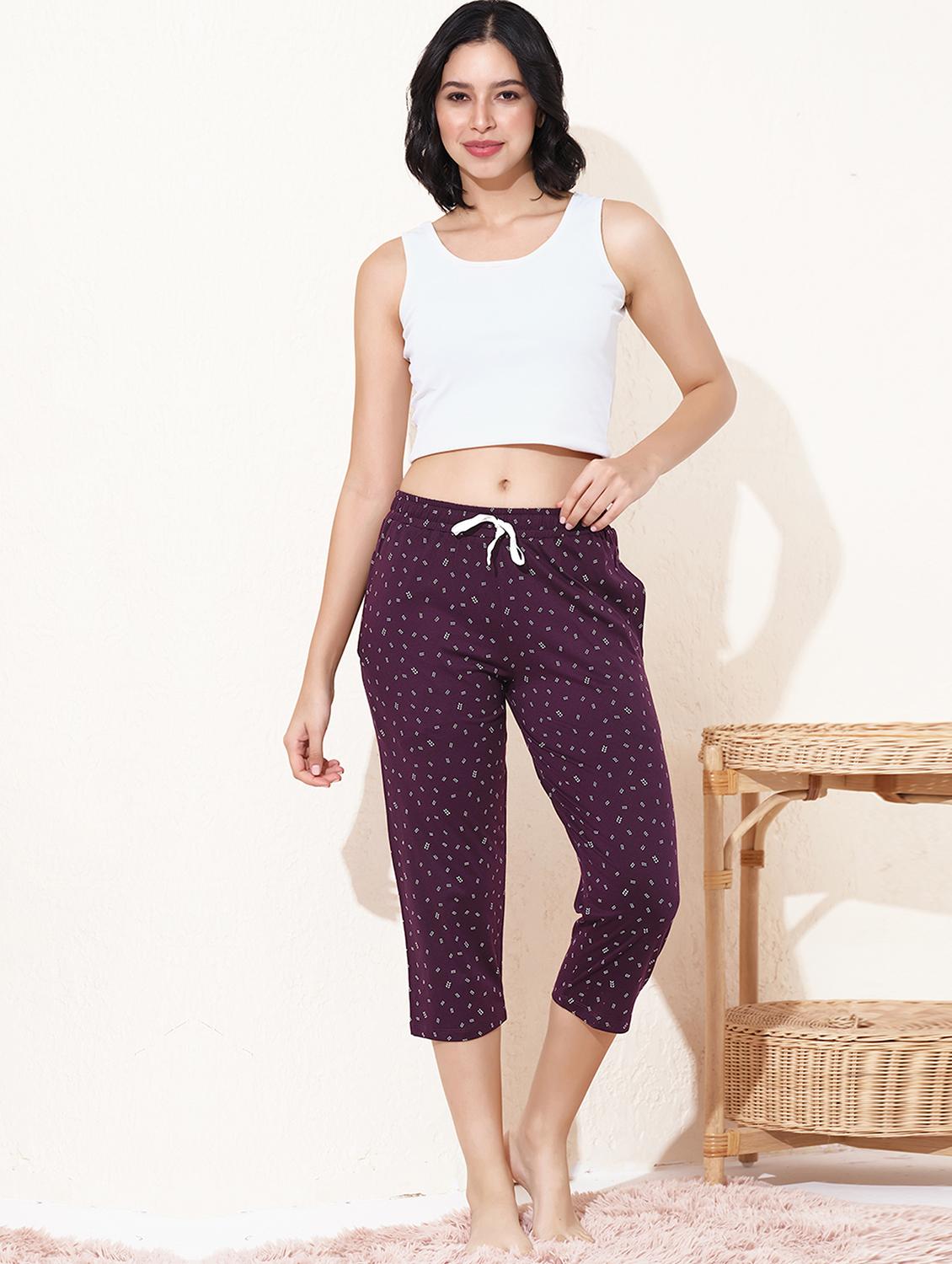 women printed mid rise regular fit capri