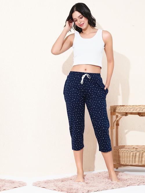 women printed mid rise regular fit capri - 22032198 - Standard Image - 0