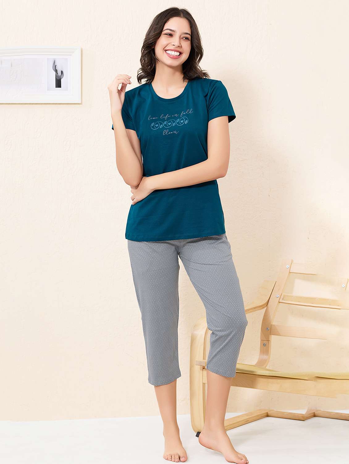 women printed nightwear capri set