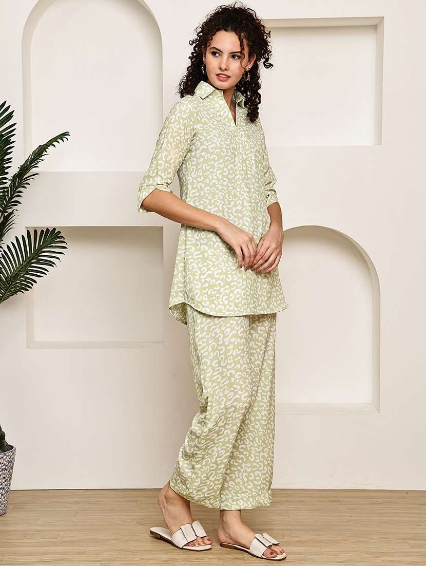 women printed shirt and trouser co-ord set - 22033430 - Standard Image - 3