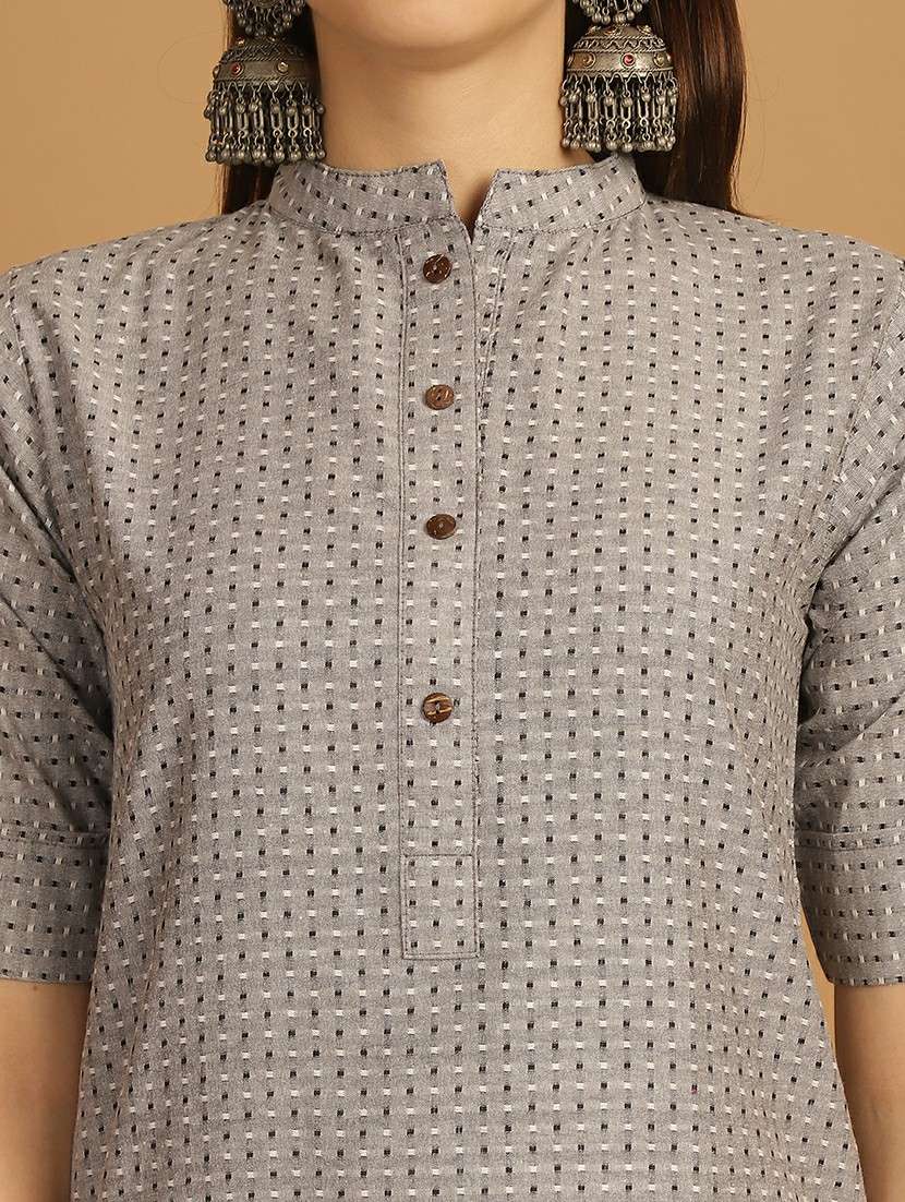 women self design roll up sleeve straight kurta - 22033474 - Standard Image - 5