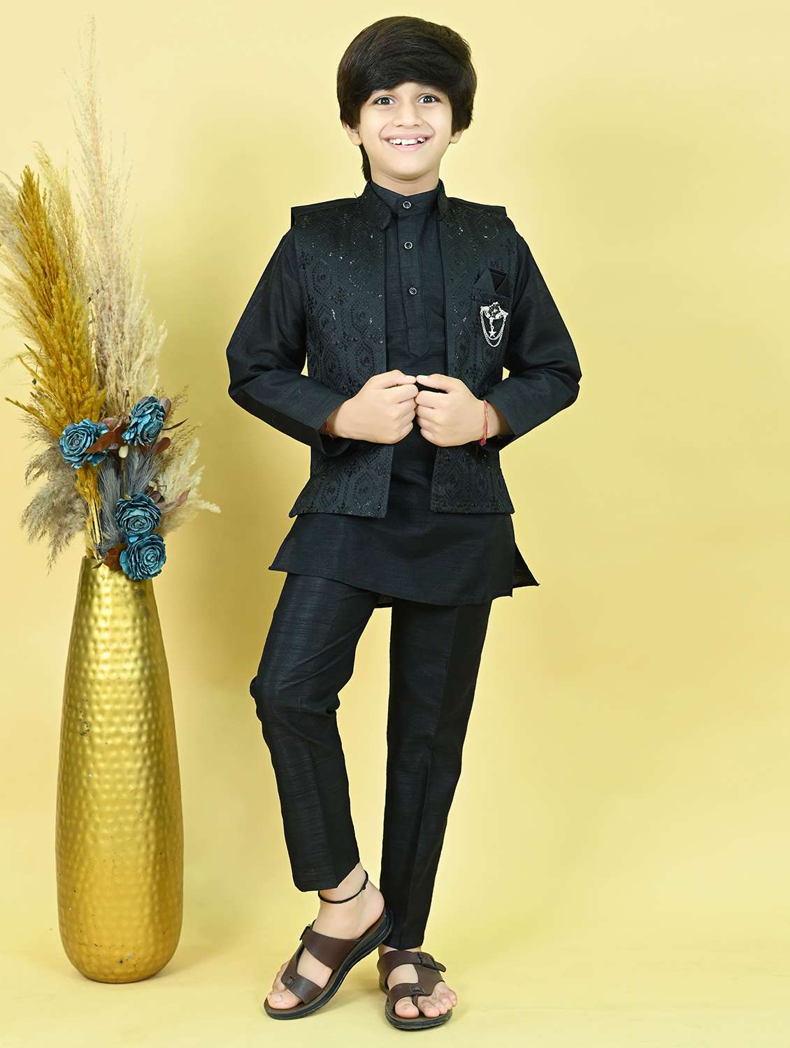 boys solid kurta and pyjama with embroidered nehru jacket 