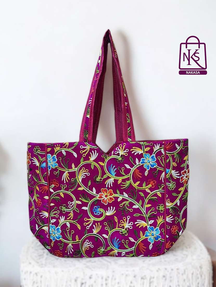 women floral embroidered tote bag - 22033615 -  Zoom Image - 0