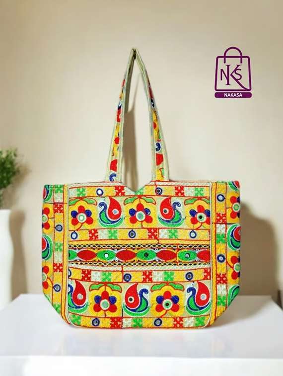 women floral embroidered tote bag - 22033620 -  Zoom Image - 0