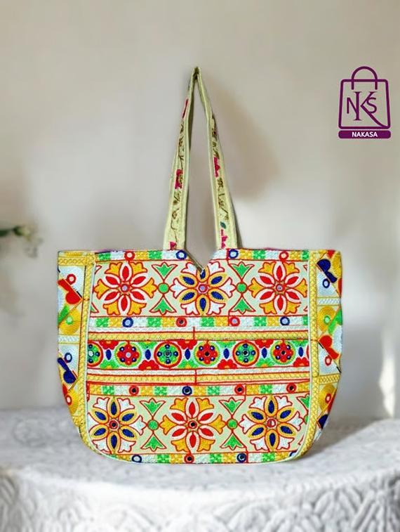 women floral embroidered tote bag - 22033626 -  Zoom Image - 0