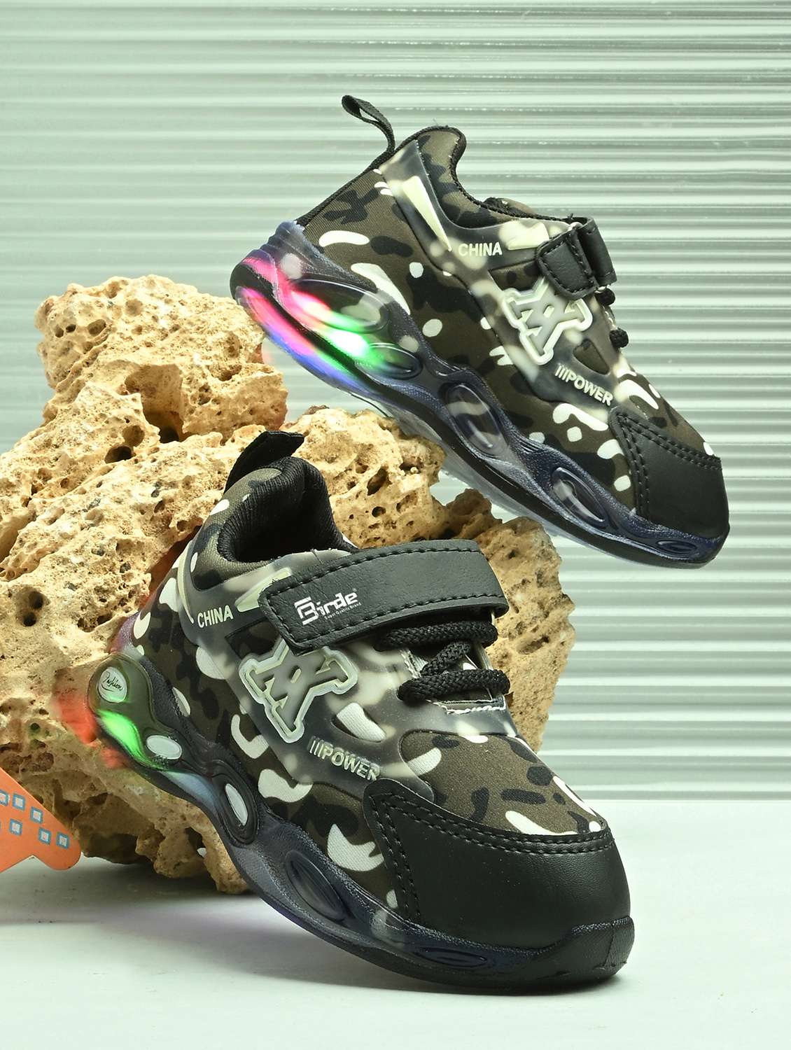 boys printed velcro sneaker
