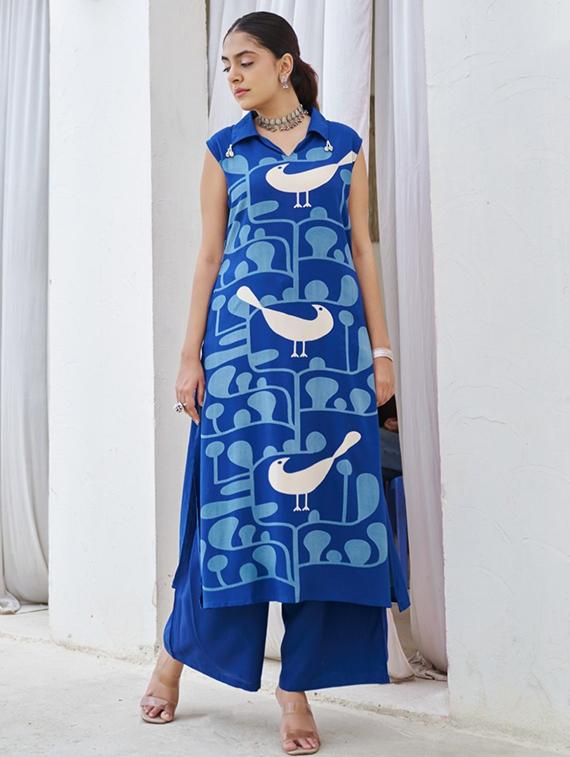 women printed sleeveless kurta and palazzo set