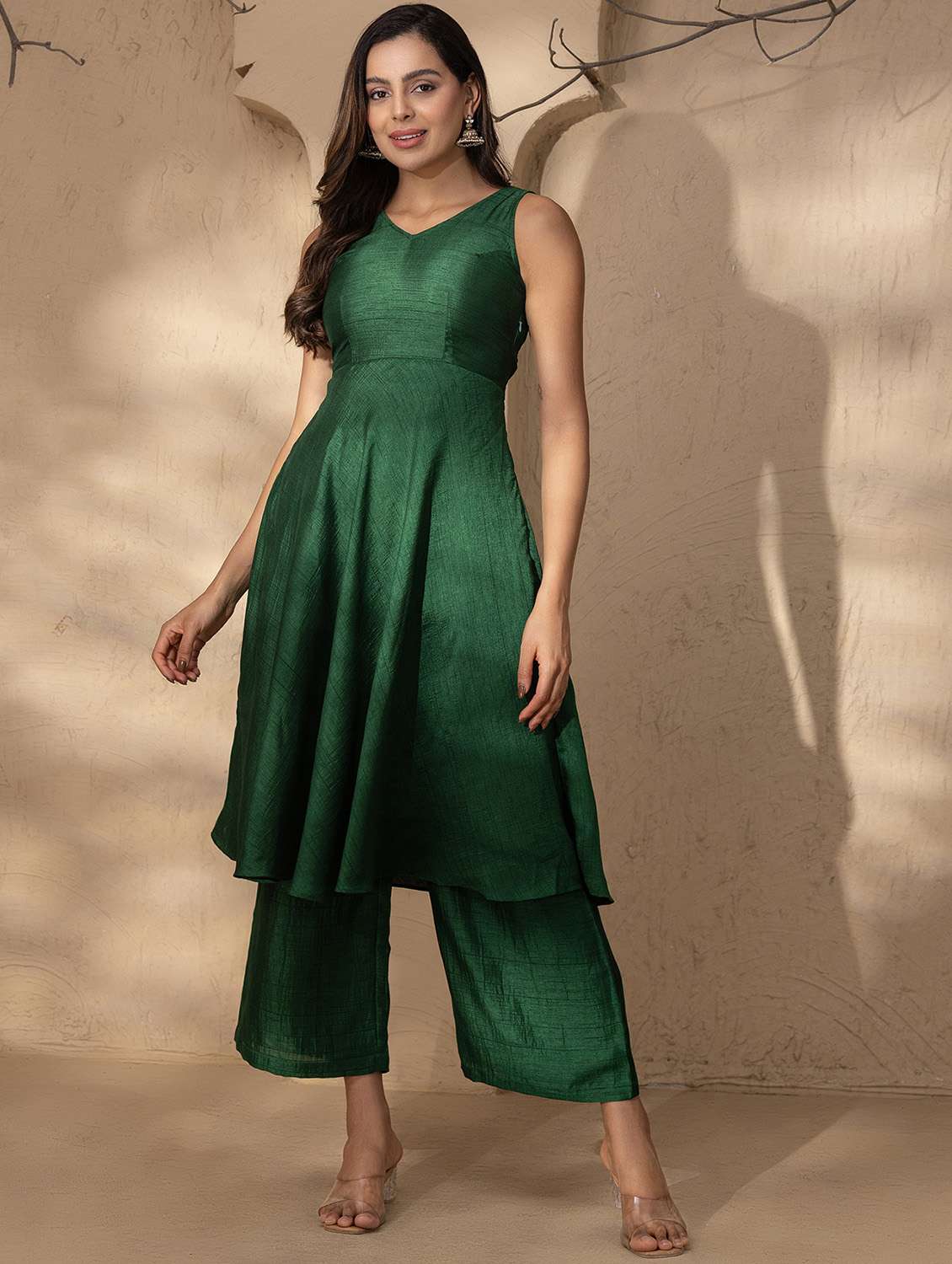 women solid backless kurta and palazzo set - 22035107 -  Zoom Image - 0