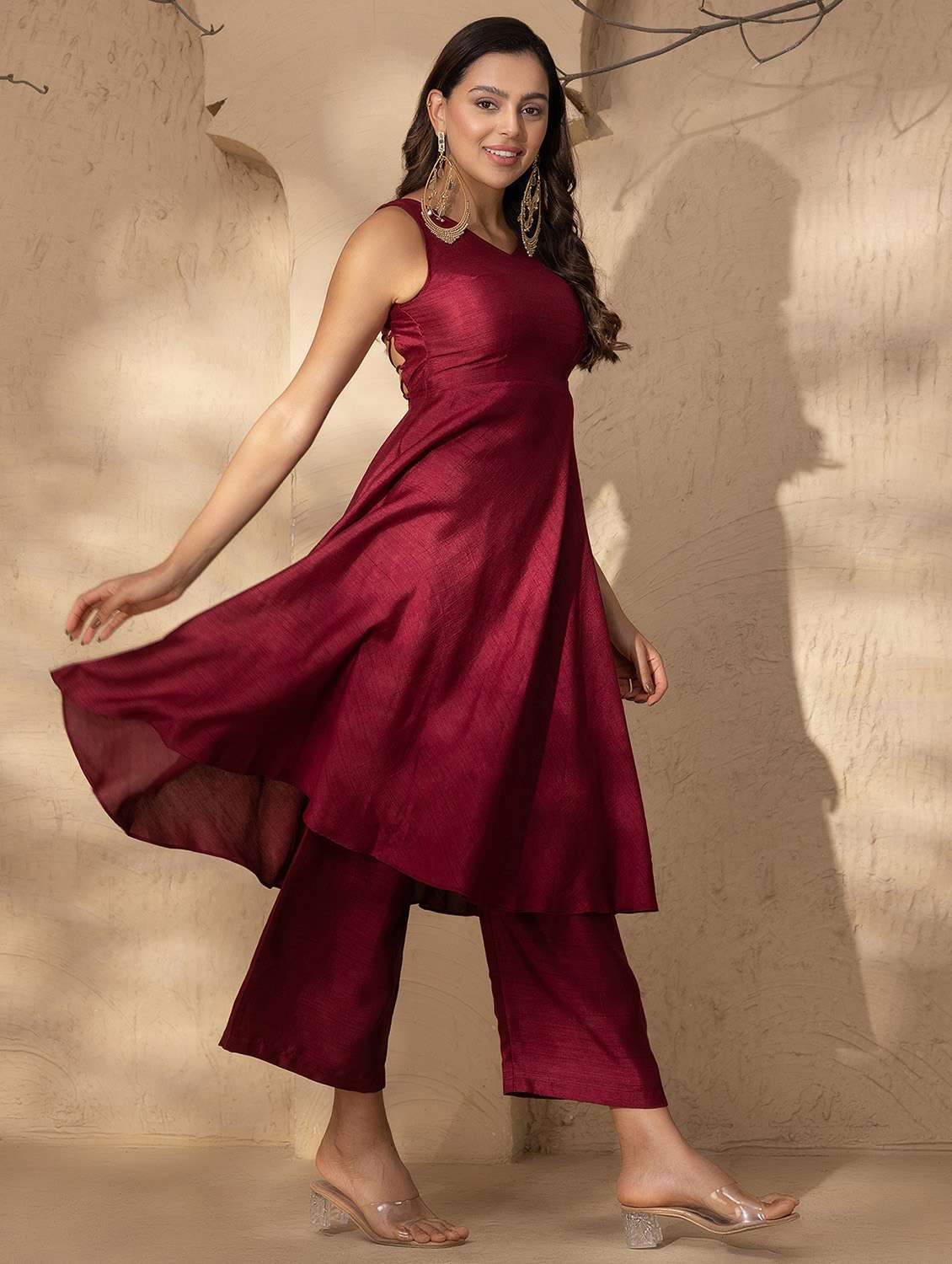 women solid backless kurta and palazzo set - 22035108 - Standard Image - 5