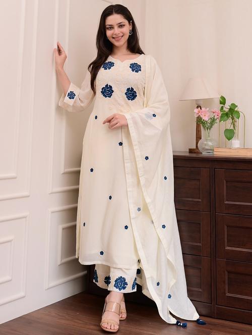 women embroidered kurta and pant with dupatta - 22035139 - Standard Image - 0
