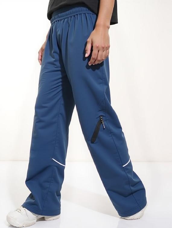 women solid mid rise parachute pants - 22035186 - Zoom Image - 0