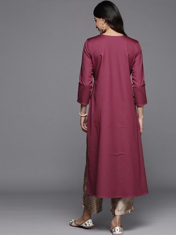 women solid mandarin neck straight kurta - 22035226 - Standard Image - 3