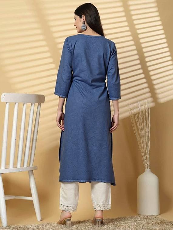 women solid mandarin neck straight kurta - 22035227 - Standard Image - 3