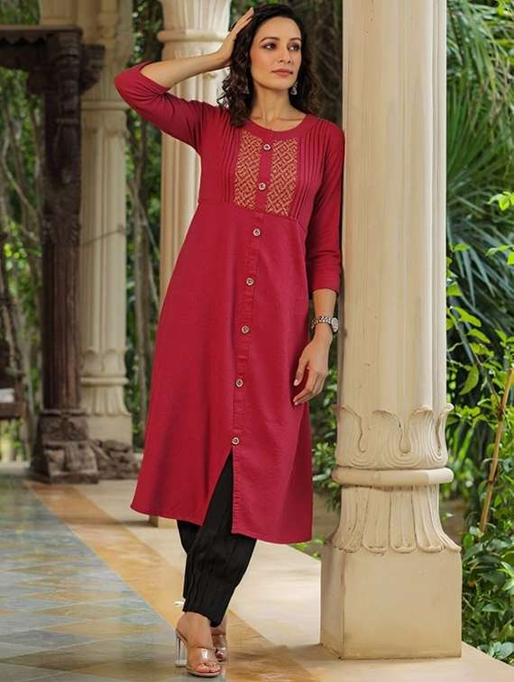 women solid three quarter sleeve straight kurta - 22035233 - Standard Image - 3