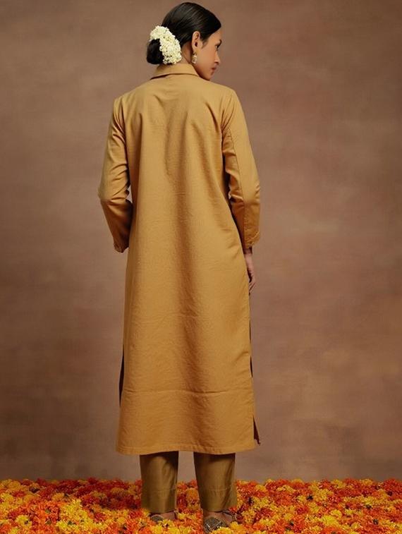 women solid three quarter sleeve straight kurta - 22035284 - Standard Image - 3