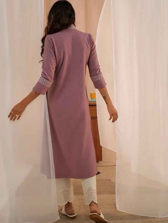 women solid three quarter sleeve straight kurta - 22035286 - Standard Image - 3