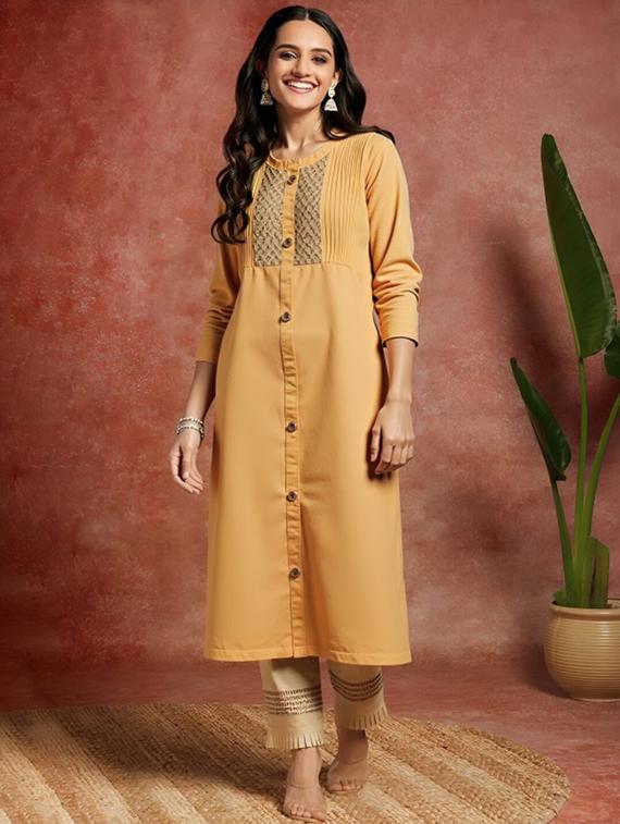 women solid three quarter sleeve straight kurta - 22035294 - Zoom Image - 0