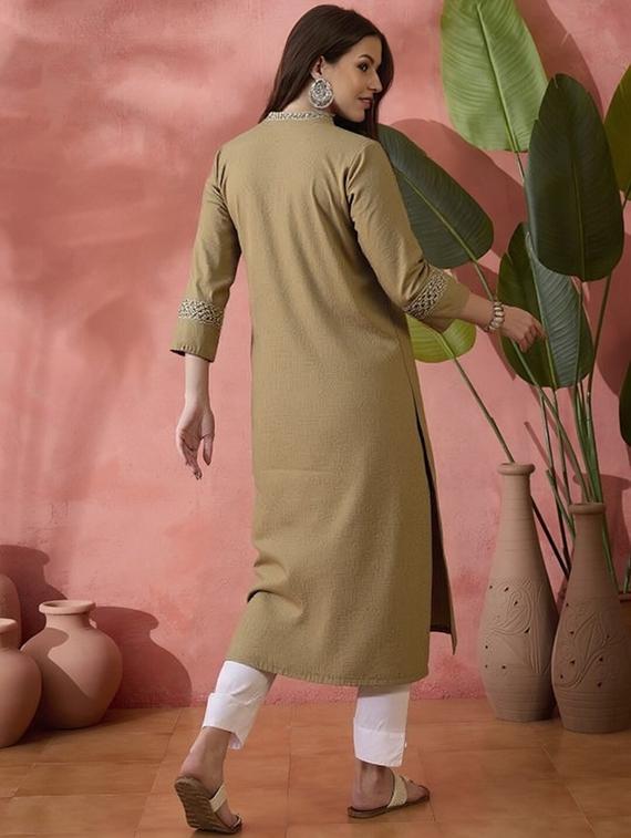 women solid three quarter sleeve straight kurta - 22035298 - Standard Image - 3