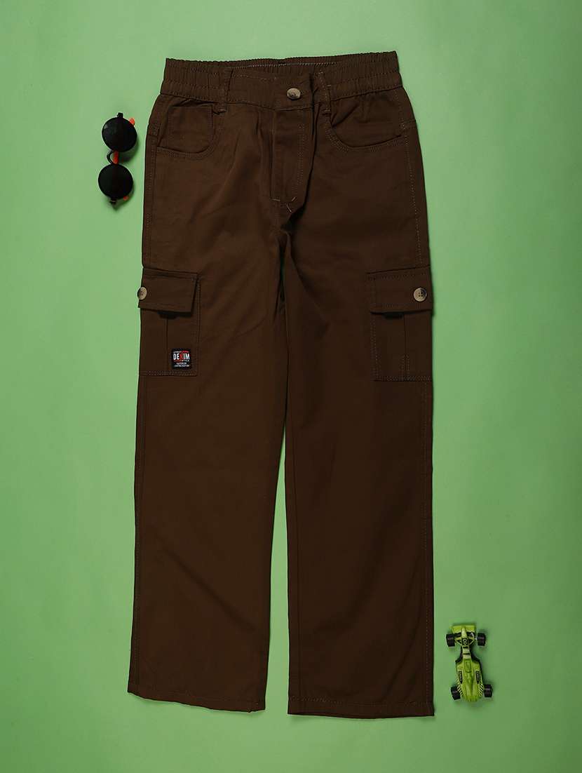 boys solid mid rise regular fit cargo