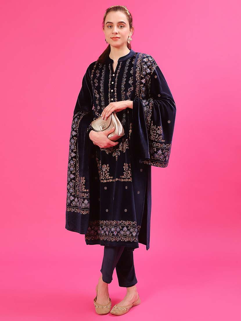 women self designed kurta pant with dupatta set - 22035794 -  Standard Image - 3