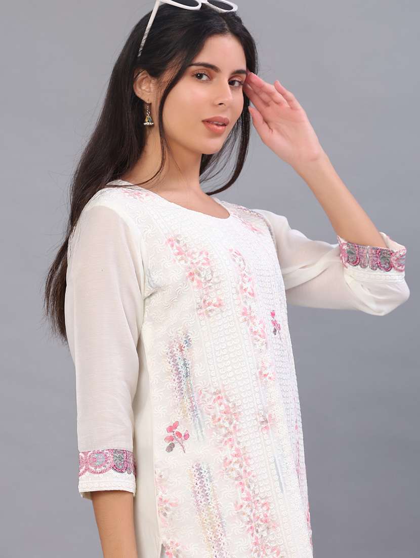 women floral three quarter sleeve straight kurta - 22035900 -  Standard Image - 5