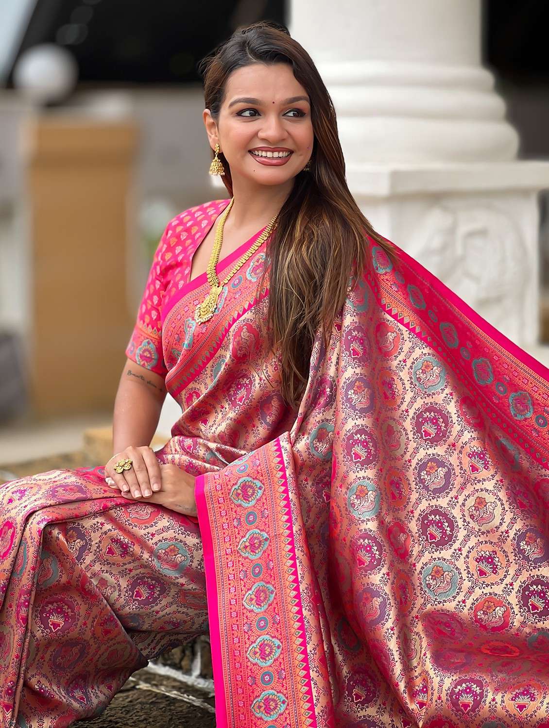 women self design banarasi saree with blouse - 22036582 - Standard Image - 5