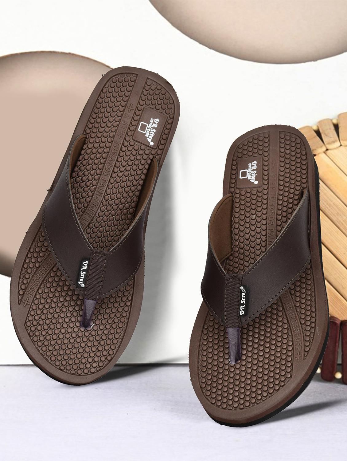 men brown solid flip flop