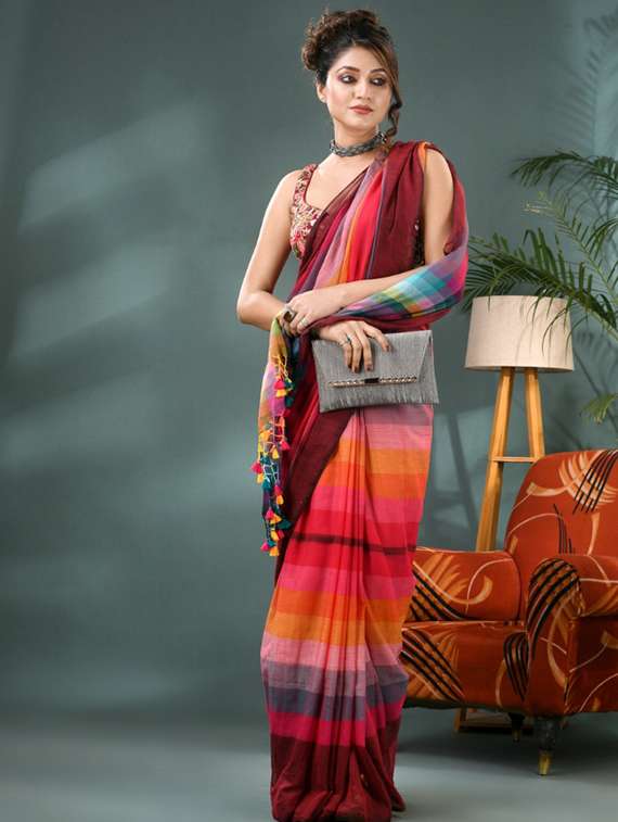 women striped handloom saree - 22036990 -  Standard Image - 3