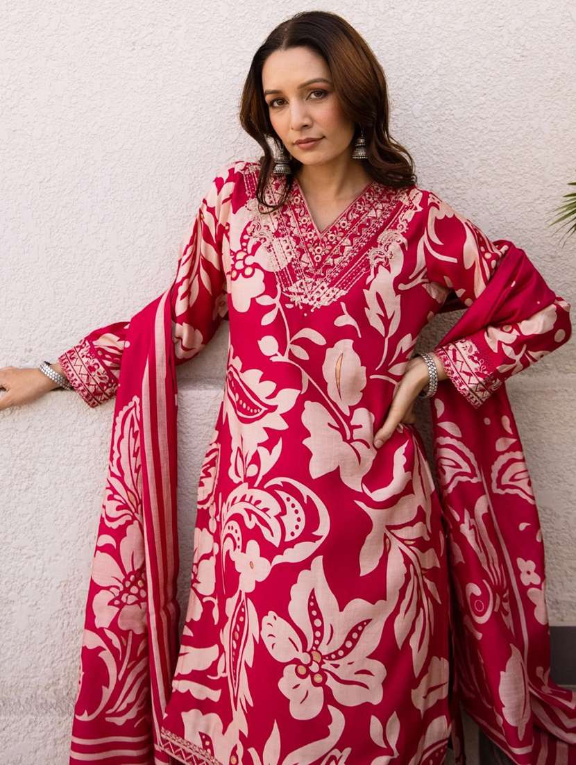 women printed kurta and sharara with dupatta - 22037007 - Standard Image - 3
