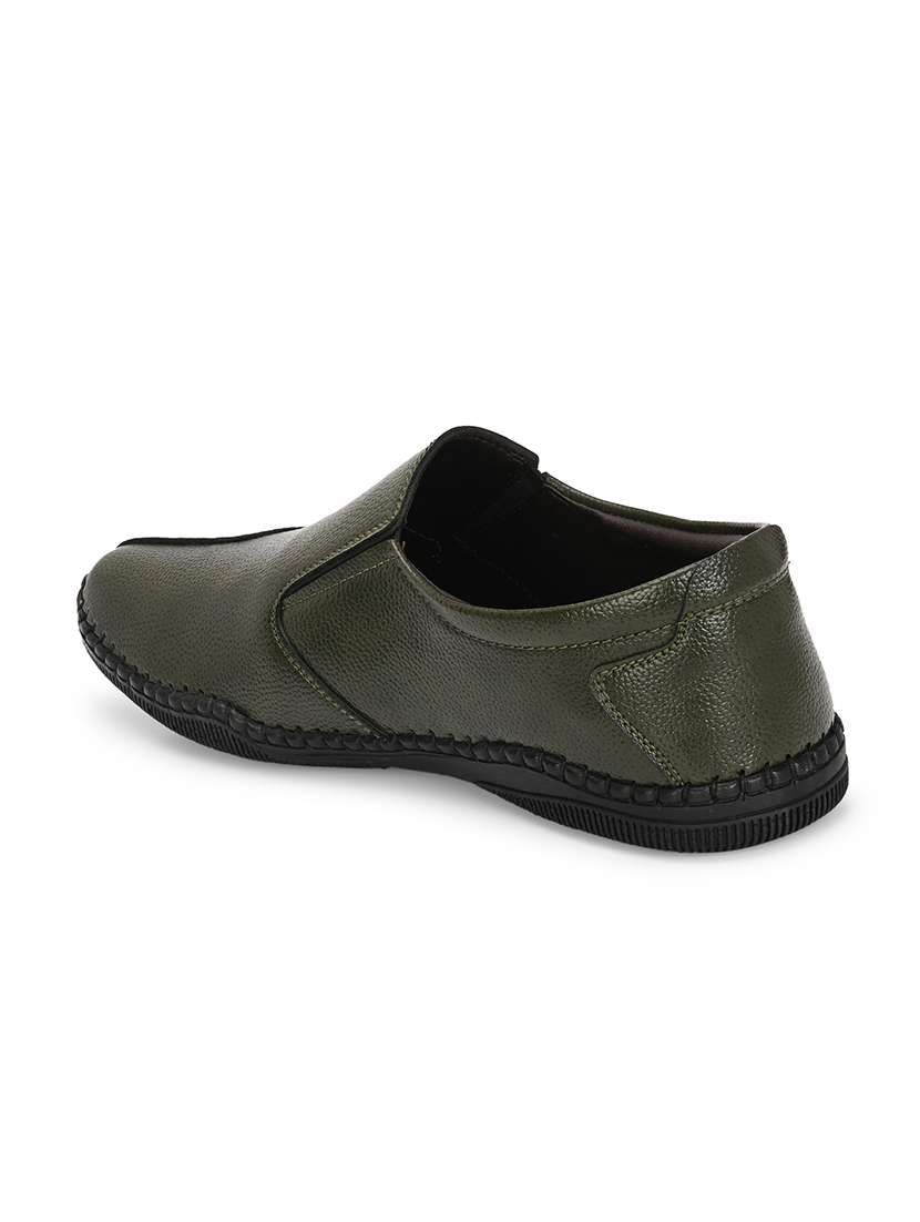 men green solid slip on formal shoes - 22037038 - Standard Image - 3