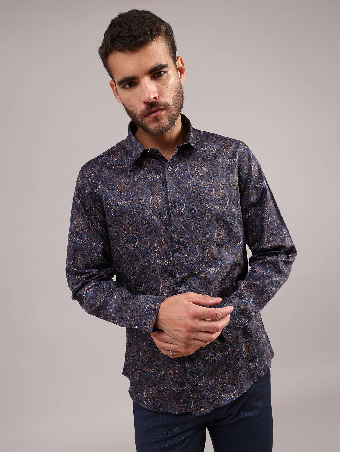 men printed collared long sleeve shirt
