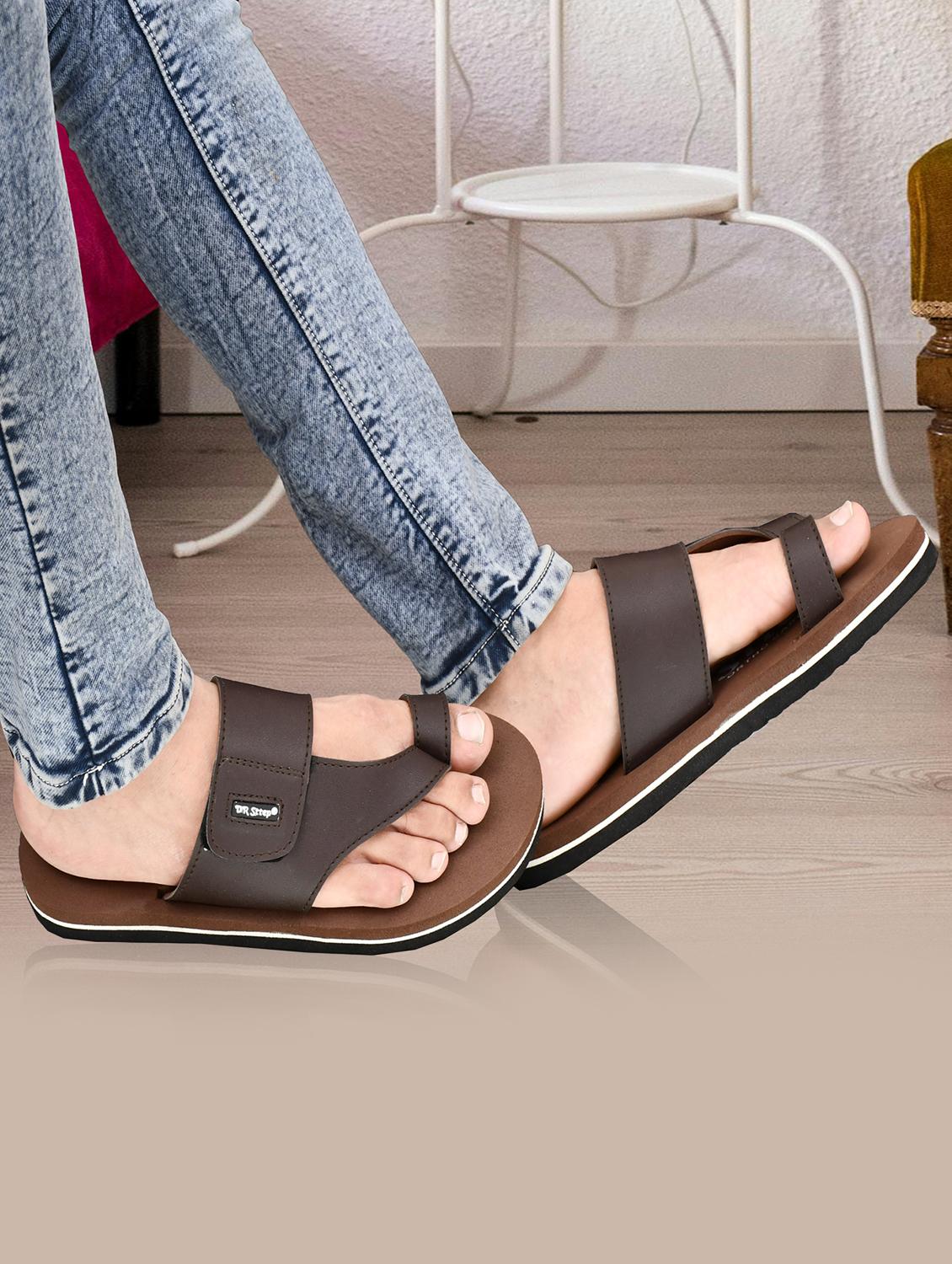 men brown solid one toe slipper